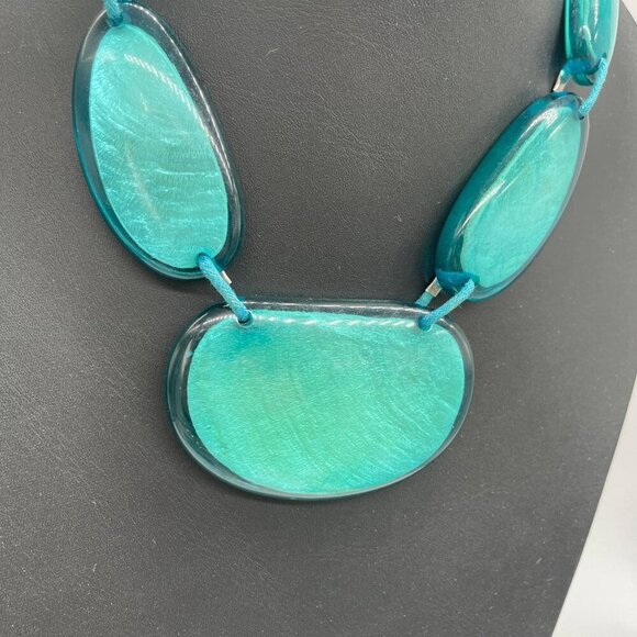 Teal Green Lucite? Panel Bib Necklace 18 to 21 In Boho Casual Beachy - Picture 4 of 6